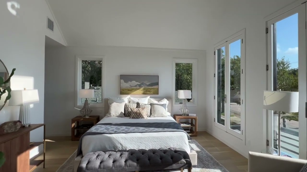 2208 Thomas Place Fort Worth TX 76107