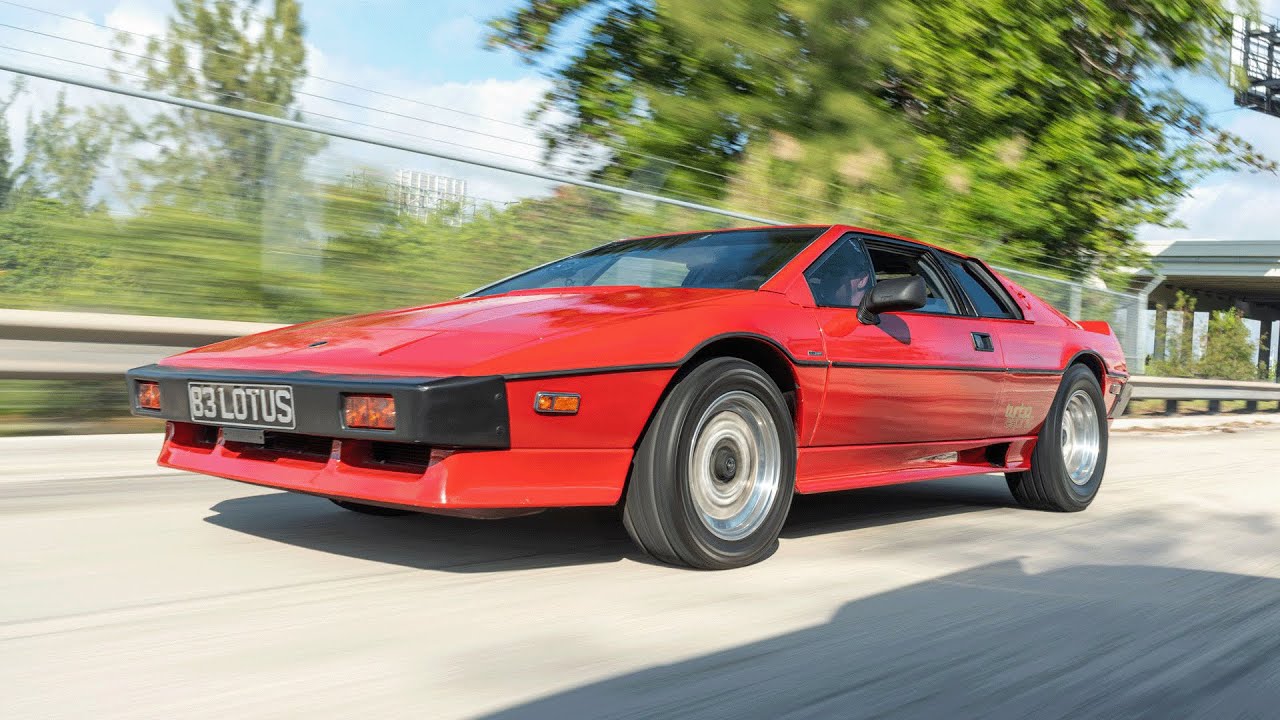 Британский, смелый и одобренный Джеймсом Бондом | Lotus Esprit 1983 года