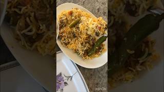 chicken ? biryani.yummyyummyfoodrice elunchdinnerfoodfoodiefavespakistani/indian food