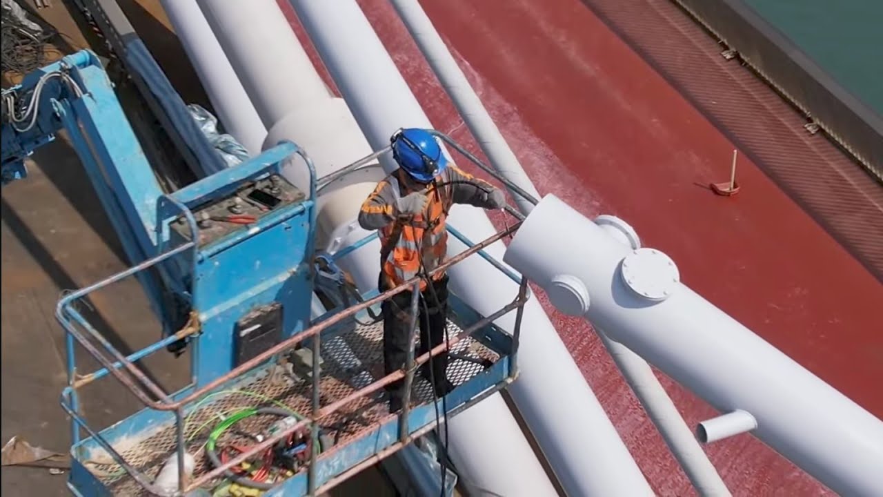 2026.02.21  淡江大橋工程 初五開工 河中北上外側施工 景觀燈柱電源線穿線 各區最新進度概況 空拍直播