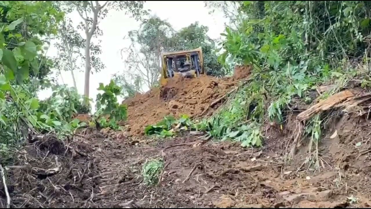 Extreme Dozer Work — Creating a New Mountain Road