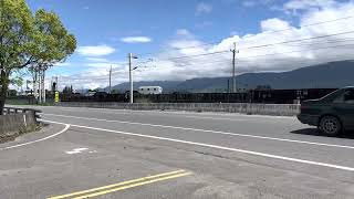 7602次長編貨物列車通過德高路段