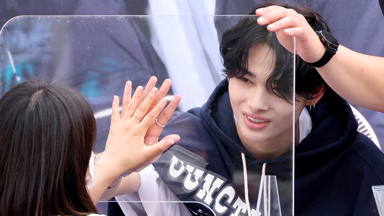 220706 엔하이픈(ENHYPEN) 사인중인 니키(NI-KI's Fansign) [신촌팬사인회] 4K 직캠