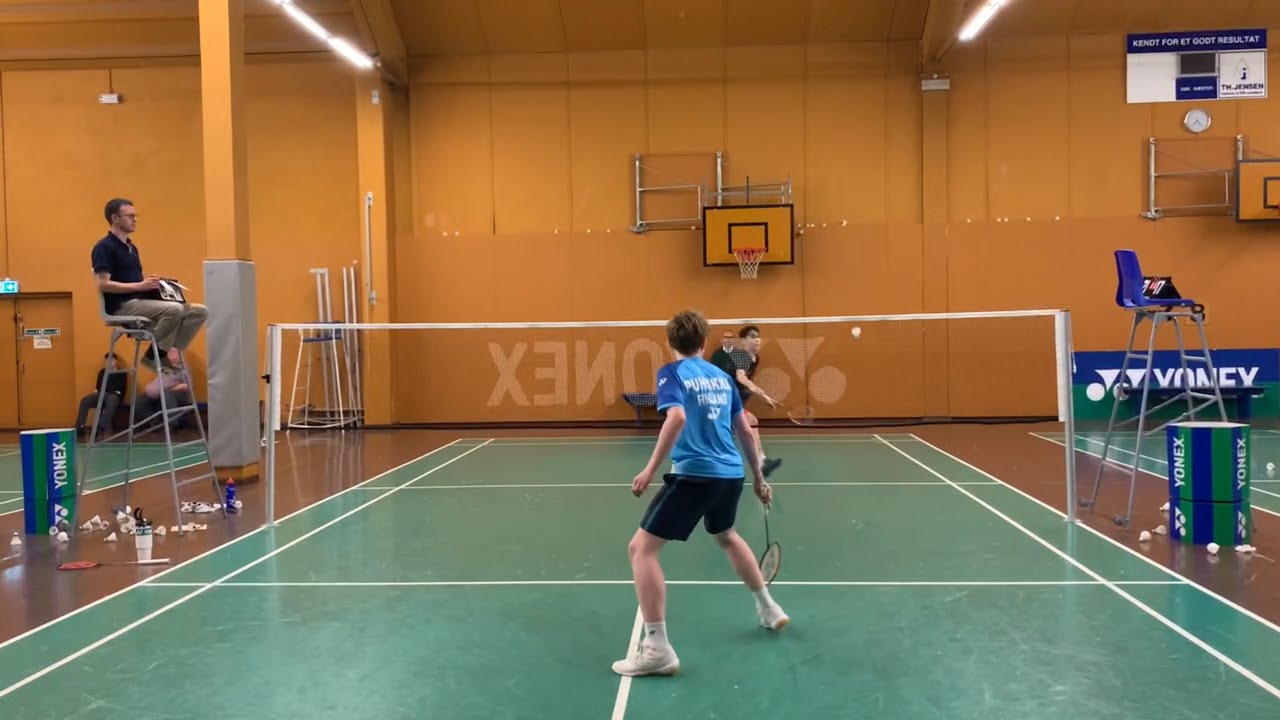 Gentofte Badminton BS U15 E Aapo PUHAKKA vs Julius VIET NGUYEN JENSEN ...