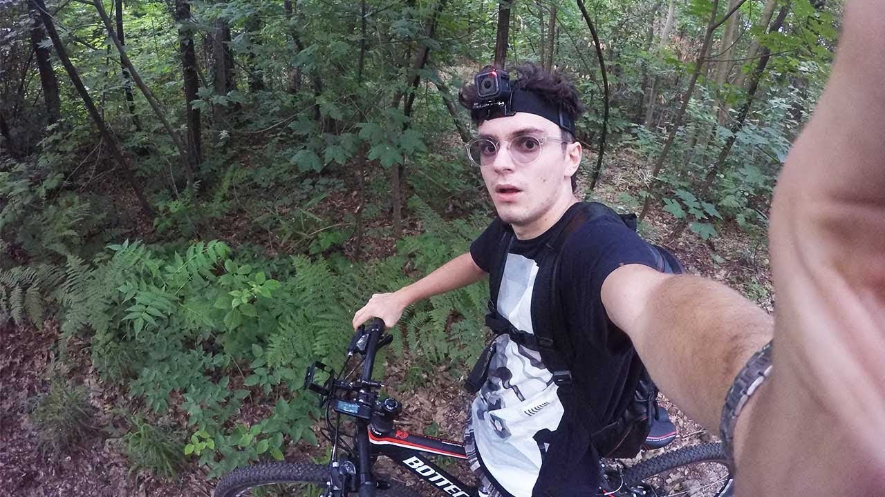 PERSO NEL BOSCO MENTRE FACEVO UN VIDEO (Bici Vlog) - YouTube