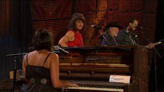 Norah Jones & Willie Nelson - Lonestar (Live at Farm Aid 25) chords