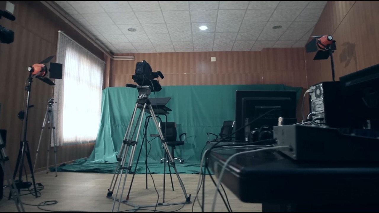 كواليس التنشيط التلفزي لطلبة الإعلام و الإتصال تخصص سمعي بصري