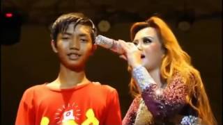 Download Dangdut paling edan dan terparah di panggung lokal 2017 Dangdut paling edan dan terparah di panggung lokal 2017