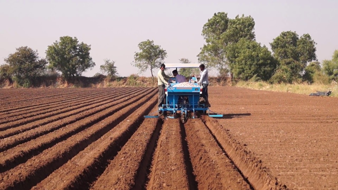 AUTOMATIC POTATO PLANTER BY VAGHESHVARI AGRICULTURE WORKS, DEESA, (BK) (GUJ) INDIAMODEL - VAW-PP-01