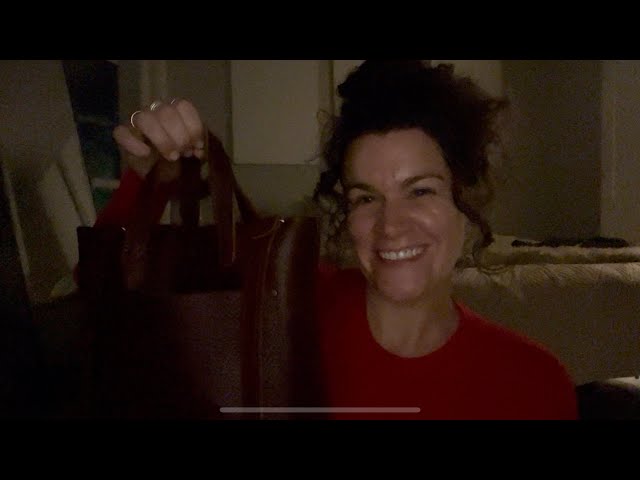 ASMR: What’s in my bag! 