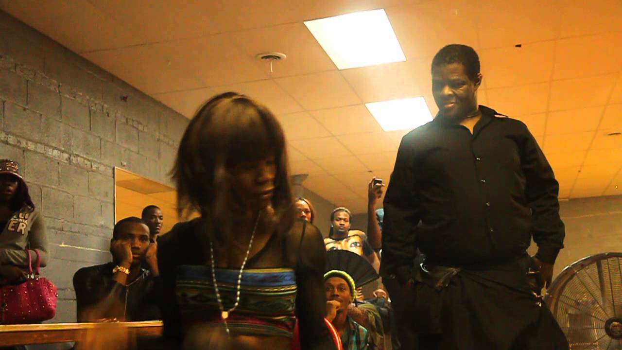 MARIAH VS SELVIN HANDS,HANDS,AND MORE HANDS!!!