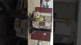 STUFFING CAR INSIDE A CONTAINER