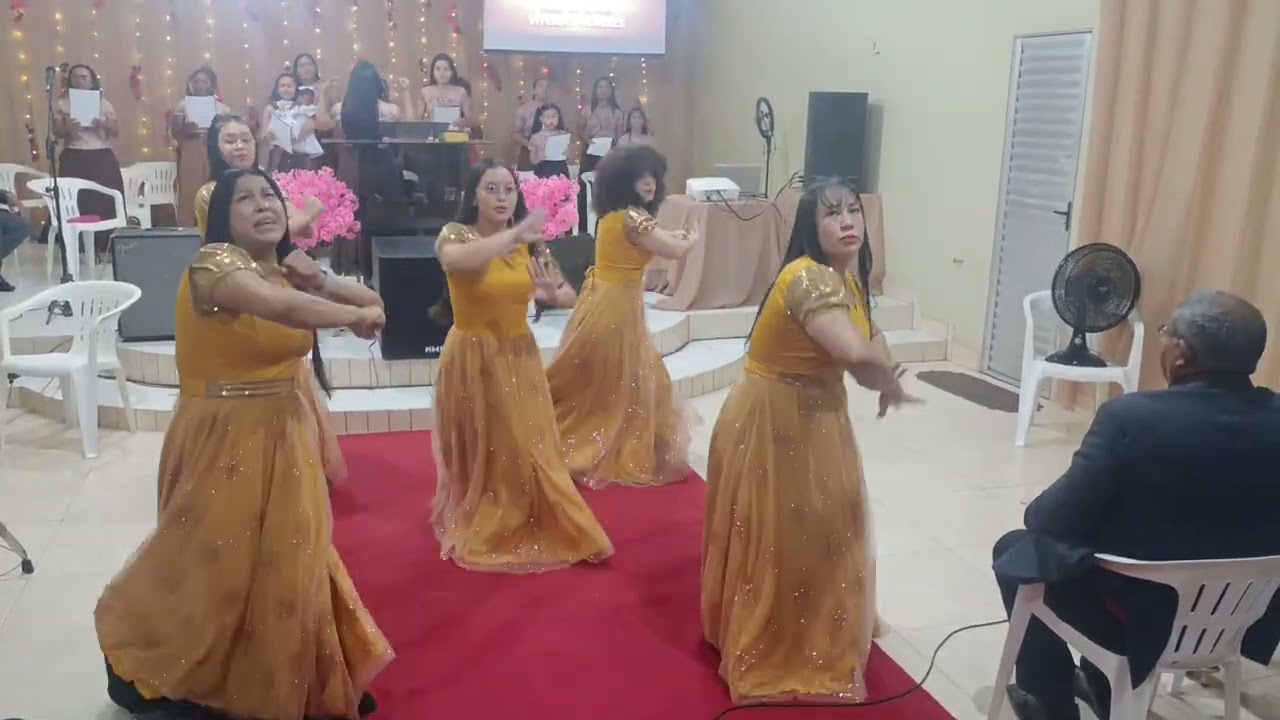 Coreografia do hino viverei milagres no templo tabernáculo dia 15 de novembro 