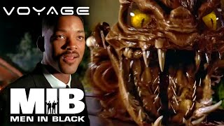 Agent J Fights An Alien Cockroach | Men in Black | Voyage