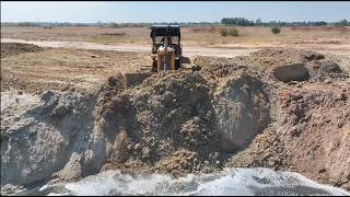 Amazing Project!! An Old Komatsu Dozer Pushing Skill Filling The Lake With 25T Dump Trucks