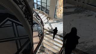 Tebak berapa luas rumah dengan tangga melingkar yang satu ini? #lifetimedesign  #interiordesign