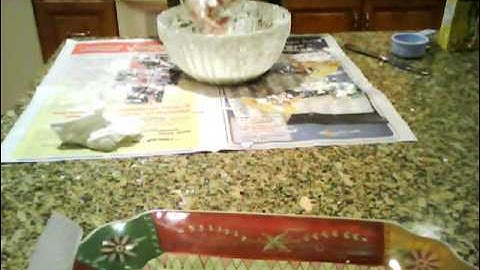 How to make "quicksand" in a bowl using cornstarch and water