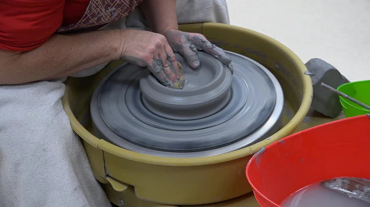 Local potter and artist - Jennifer Baczynski