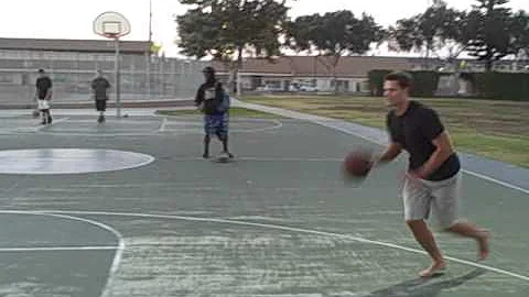 Kent Tuttle, barefoot dunk