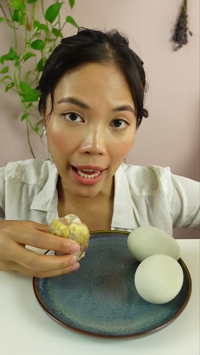 How to eat BALUT (Fertilized Duck Egg)