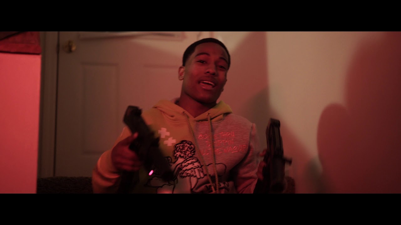 Tonton Tayy Hunchoo - Up Der (Official Music Video) di YouTube Tonton Tayy Hunchoo - Up Der (Official Music Video) di YouTube