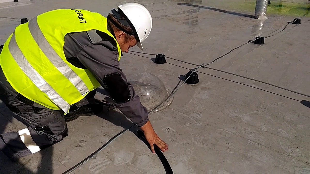 Поиск протечек на мембранной кровли - фото