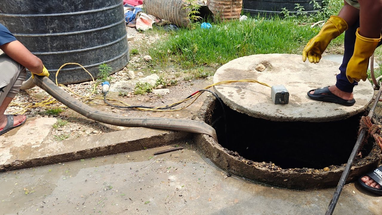 Toilet Blocked & Backing up due to a Full Septic tank Septic Tank