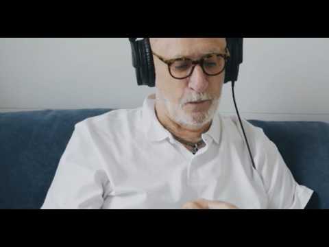 Regla 60-60 recomienda usar audífonos al 60% de volumen por 60 minutos