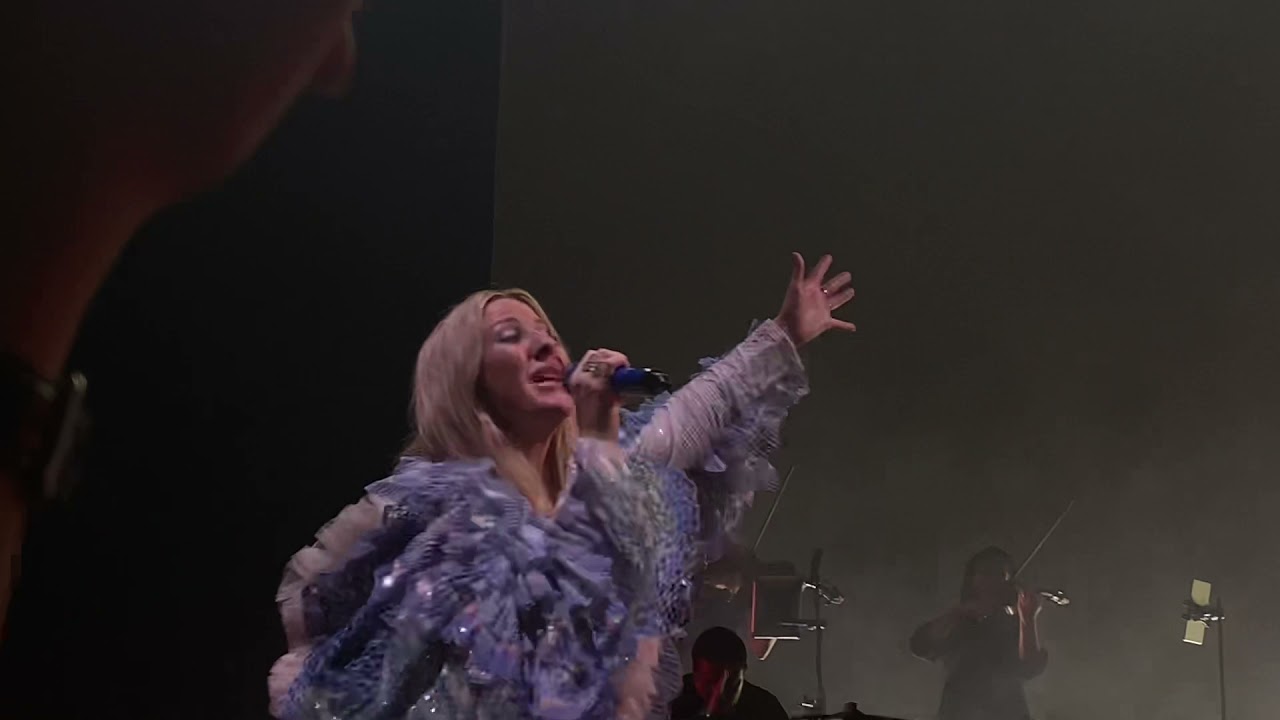 Ellie Goulding - Love Me Like You Do (Live in London 17/10/21) Brightest Blue Tour