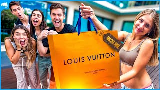 Thumbnail for COMPRAMOS UM PRESENTE DE DESCULPAS PARA GI!!