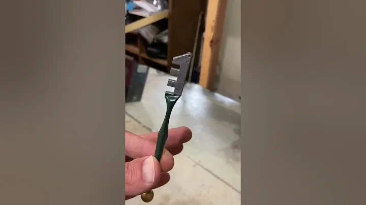 How to cut a mirror for disposing