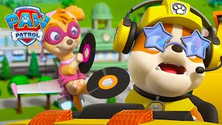 Desastre na jukebox?! Rubble e Chase salvam a música! 🐾🎶  | Patrulha Pata | PAW Patrol