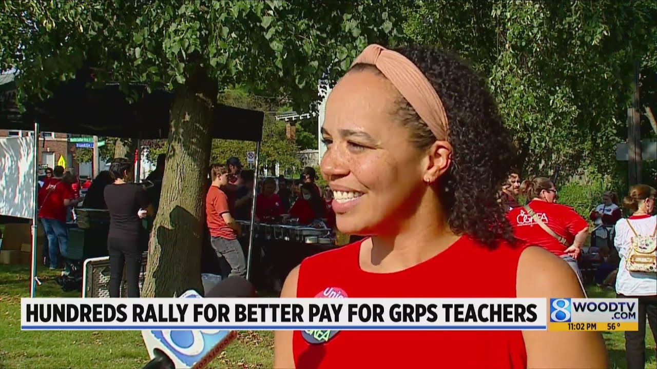 Grand Rapids Public Schools teachers protest ongoing contract talks ...