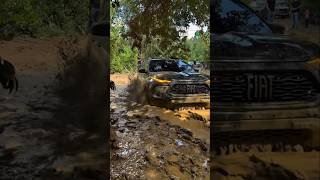 FIAT TORO ULTRA PASSANDO NO BARRO🔥🚀#sw4 #hilux #s10 #offroad #4x4 #ram #toro #shorts #rangerraptor