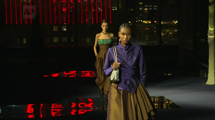 Tory Burch mixes daywear and sportswear for luxury...