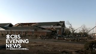 At least 33 killed as tornadoes sweep through U.S.