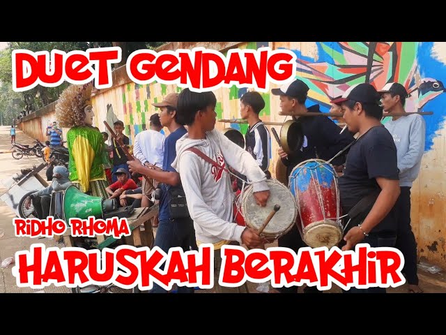 Duet Gendang Ondel-ondel Bintang Fadlan lagu HARUSKAH BERAKHIR | Deadly Duet Of Ondel ondel drummer class=