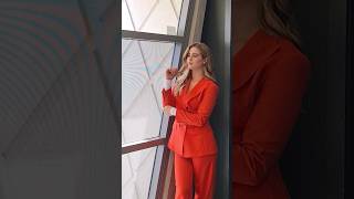 Learn How to Pose like a Pro Fashion Model - Ffion Smith Bintang Models