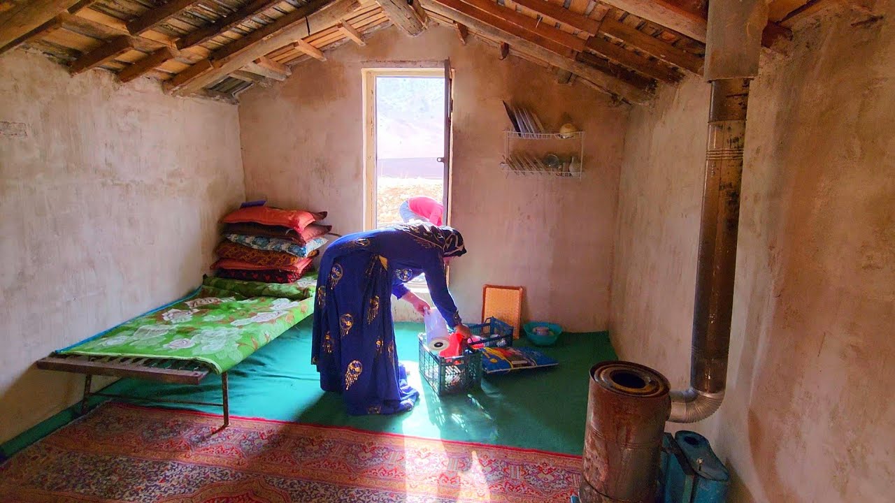 Ruining the kitchen of the first wife's house by the second wife: jealousy of the house