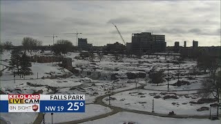 Snow returns to parts of SD; Fargo digging out of snow; 6 new COVID-19 deaths