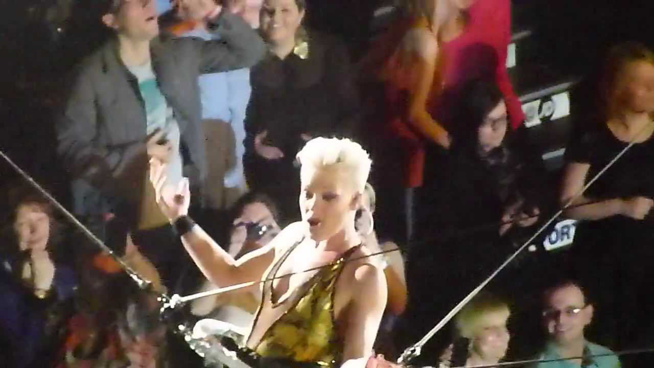 Pink - So What - live Manchester 15 april 2013 - HD