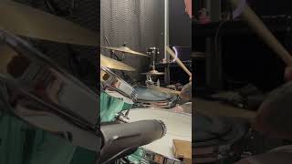 🥁🪘 #tomgroove #drums #drummer #musician #artist #practicedaily #studioroom #dwdrums 146bpm