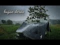 Camping hujan deras di atas bukit