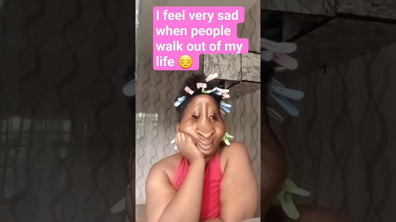 «Мне грустно, когда люди уходят… Но я хочу, чтобы они убежали 😌💔»