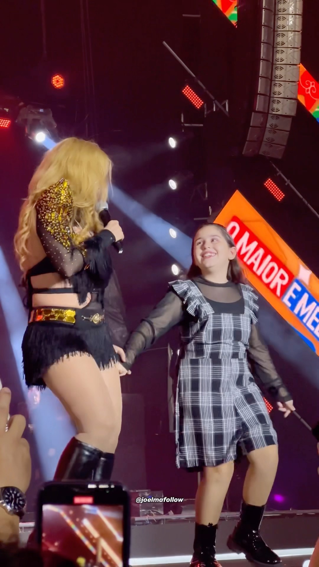 Criança realizou o sonho de conhecer Joelma pessoalmente e dançou com a cantora
