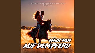 Mädchen auf dem Pferd