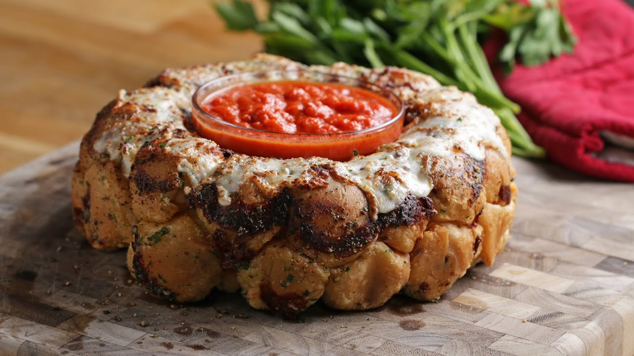 Pull-Apart Meatball Party Ring | Tasty