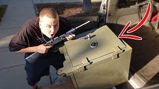 Found HUGE LOCKED SAFE In Abandoned Storage Unit!