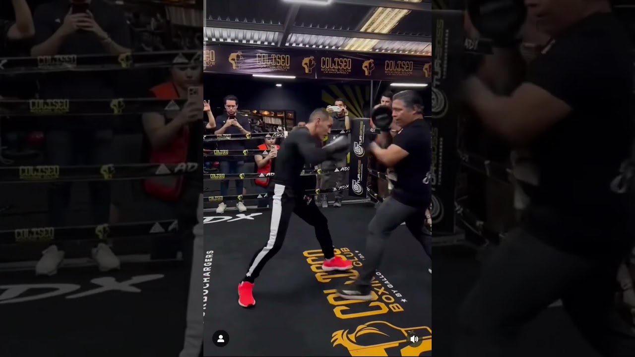 Gallo Estrada entrena para  Karim Arce Travieso Arce jr