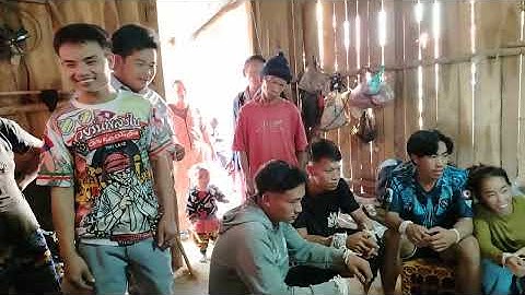 uas​ piv​ thoov yal 8​ 12​ 025